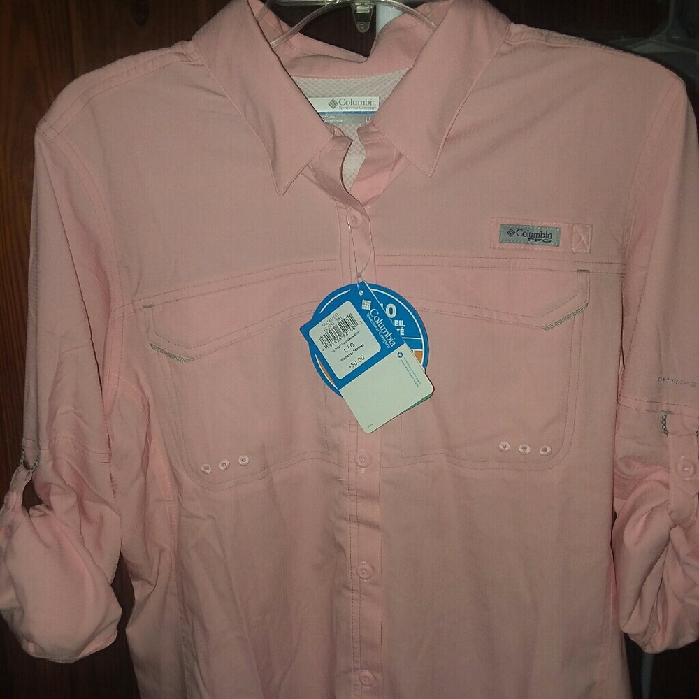 Ladies Columbia long sleeve button down shirt.